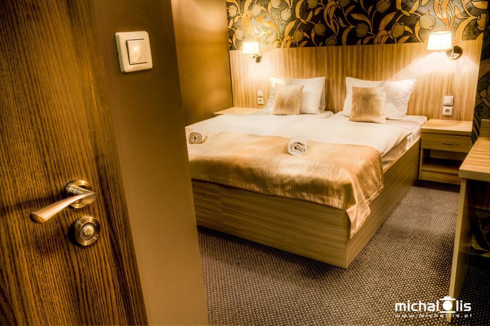 Aviator Hotel Restauracja & Spa Pabianice Dış mekan fotoğraf