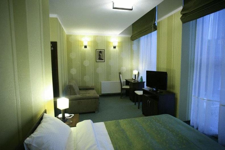 Aviator Hotel Restauracja & Spa Pabianice Dış mekan fotoğraf
