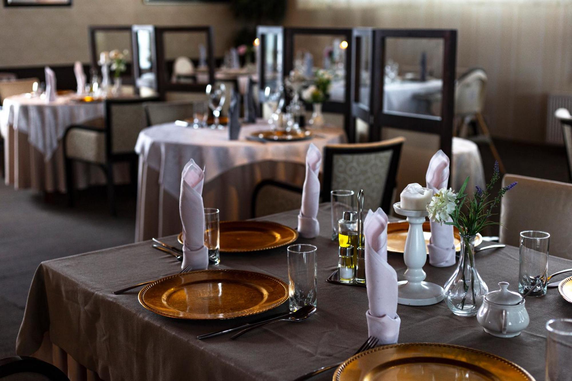 Aviator Hotel Restauracja & Spa Pabianice Dış mekan fotoğraf