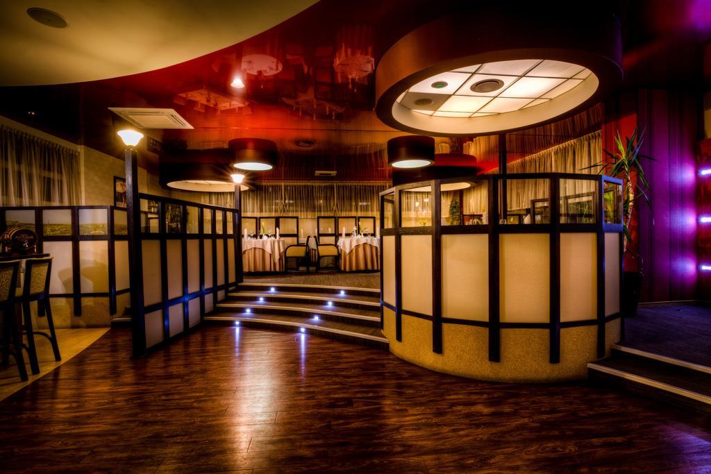 Aviator Hotel Restauracja & Spa Pabianice Dış mekan fotoğraf