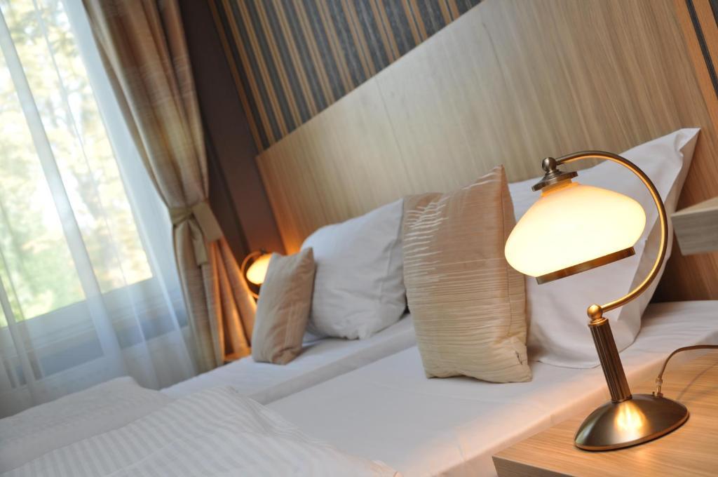 Aviator Hotel Restauracja & Spa Pabianice Dış mekan fotoğraf