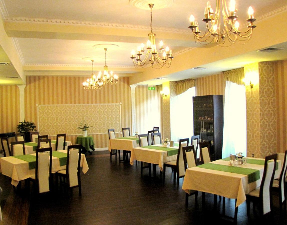 Aviator Hotel Restauracja & Spa Pabianice Dış mekan fotoğraf